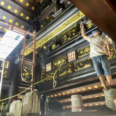 Đội Ngũ Mộc Đại Cát Hoàn Thiện Từng Công Đoạn Nhà Thờ Gỗ – Tỉ Mỉ & Chuyên Nghiệp